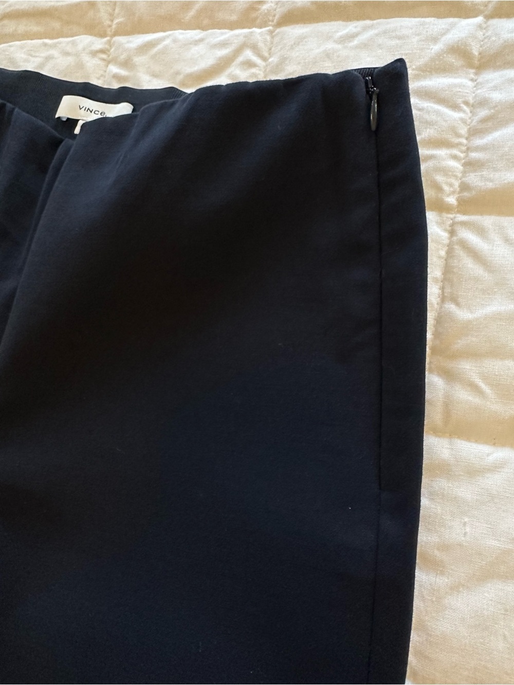 Vince Dress Slacks
New without tags women’s size medium - Picture 7 of 7